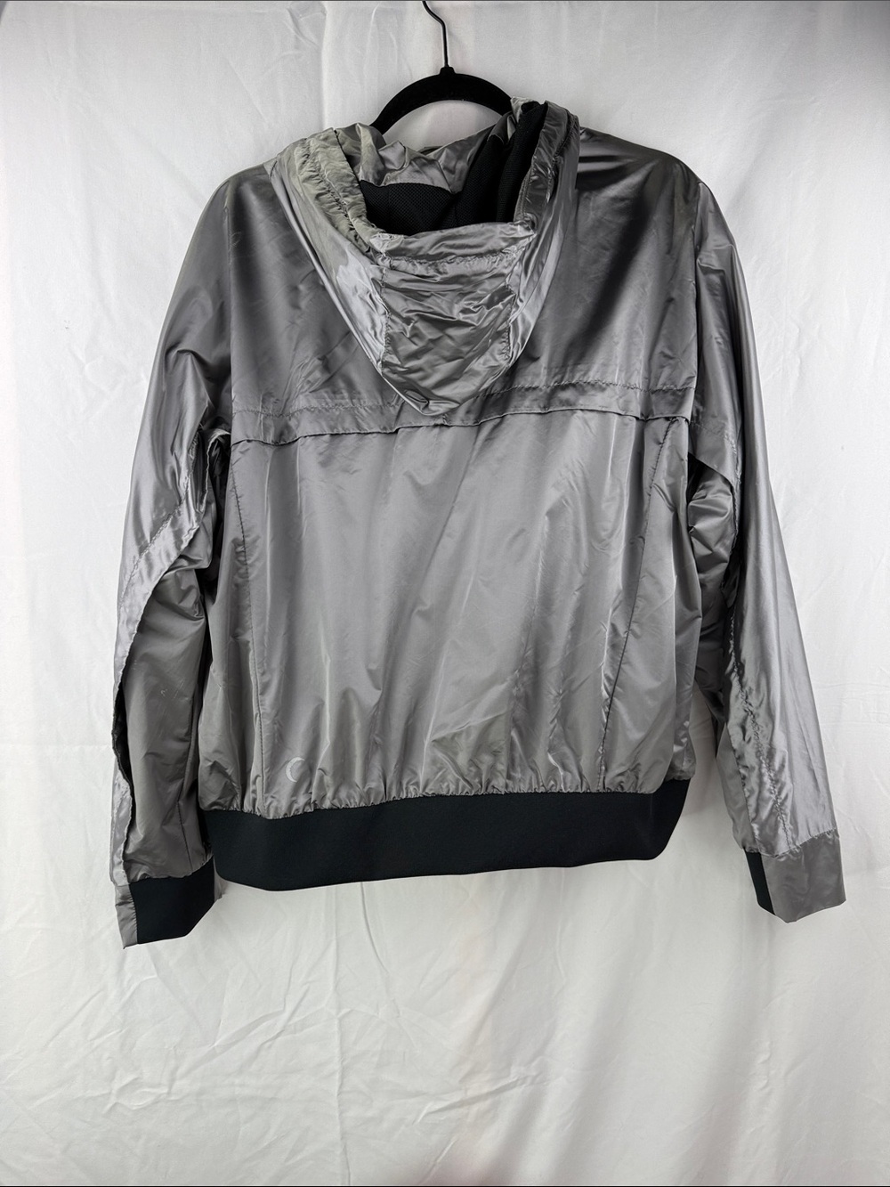ZYIA Active Women’s Size Large Silver Metallic Gray Hooded Windbreaker Jacket - Picture 6 of 10